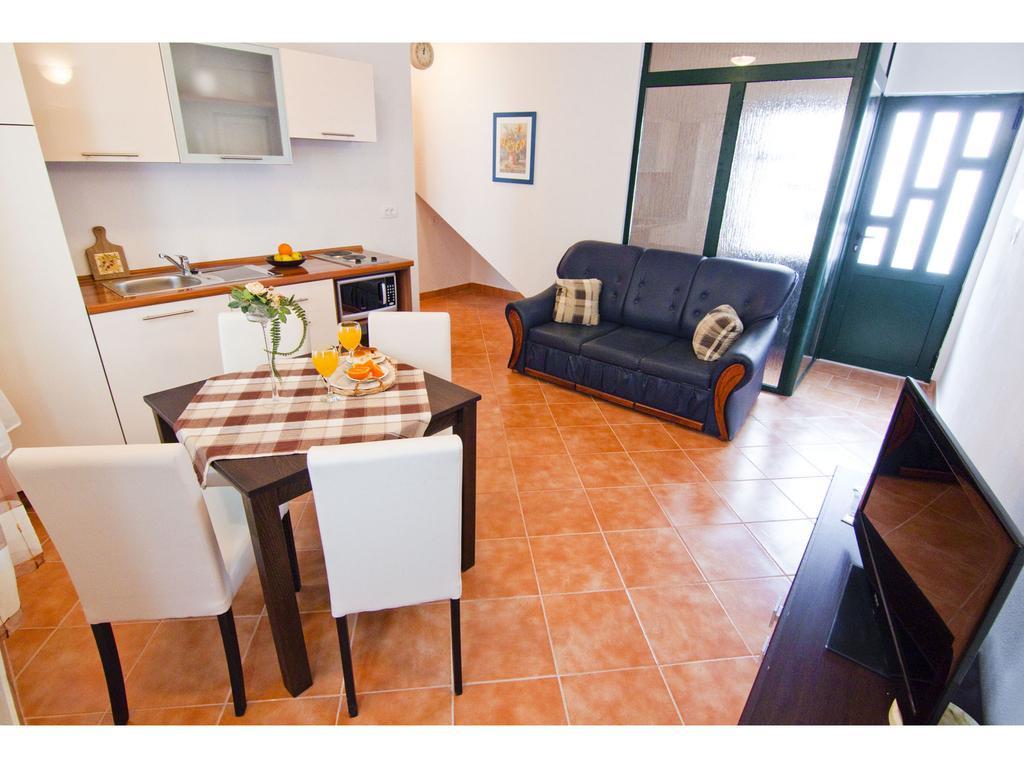 Apartments Cambi Kaštela Habitación foto